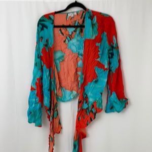 On the Road Women’s Tie Wrap Top + Bottoms